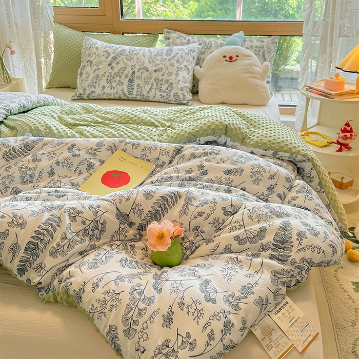 91家纺网 家纺一手货源 找家纺 雅蔓依 2025新款水洗棉麻3D豆豆绒冬被 青花瓷