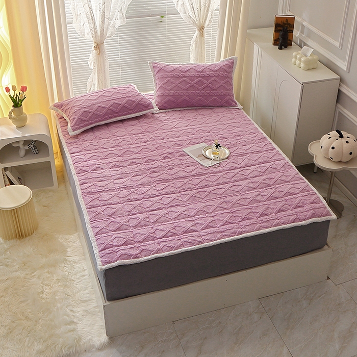 91家纺网 家纺一手货源 找家纺 牛魔王家居 2023新款塔芙绒床垫软床垫可机洗薄垫 紫色