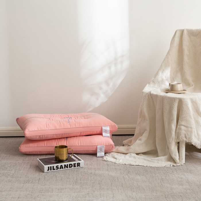 91家纺网 家纺一手货源 找家纺 拾光枕芯 2023新款零系列三防定型枕 粉色48*74cm/只 