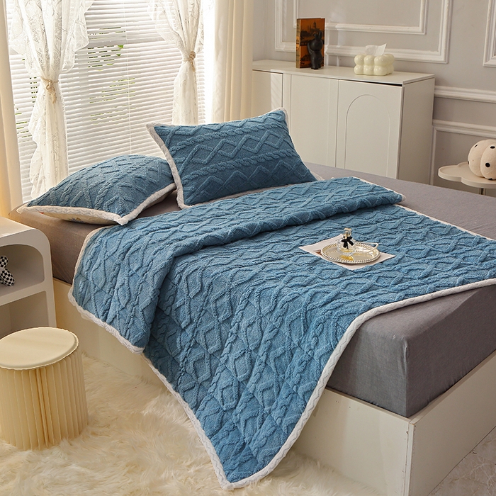 91家纺网 家纺一手货源 找家纺 牛魔王家居 2023新款塔芙绒床垫软床垫可机洗薄垫 蓝色