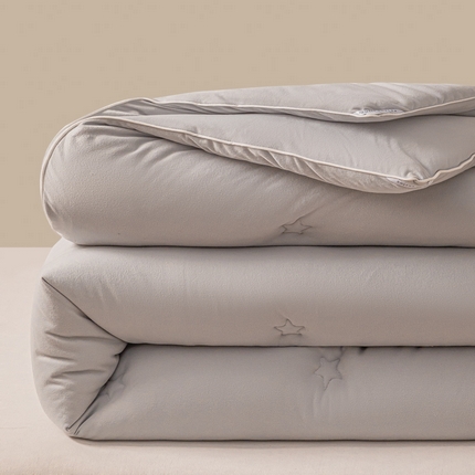 91家纺网 家纺一手货源 找家纺 心卓婴童馆 2023新款亲肤云朵棉柔被 星空灰