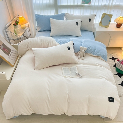 91家纺网 家纺一手货源 找家纺 （总）大元 2025新款素色双拼牛奶绒四件套