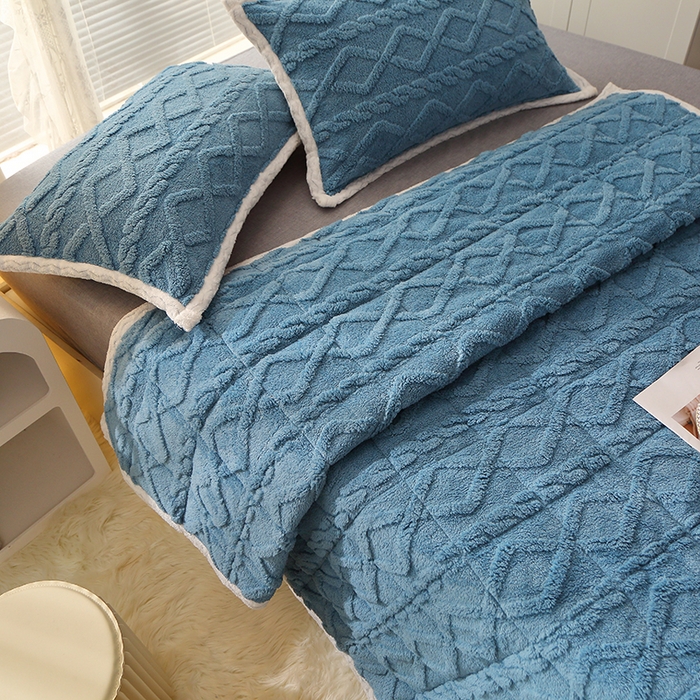 91家纺网 家纺一手货源 找家纺 牛魔王家居 2023新款塔芙绒床垫软床垫可机洗薄垫 蓝色