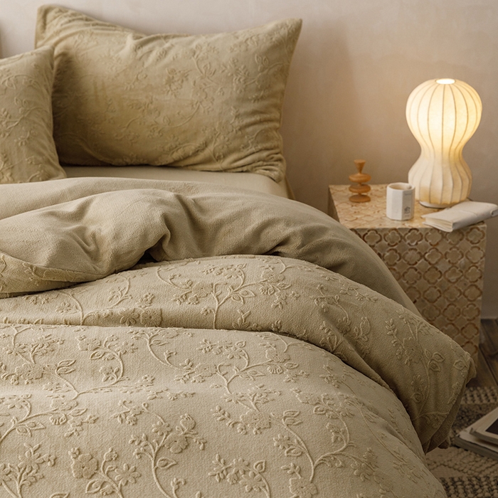 91家纺网 家纺一手货源 找家纺 （总）珺柔家纺 2023新款高克重雕花牛奶绒四件套