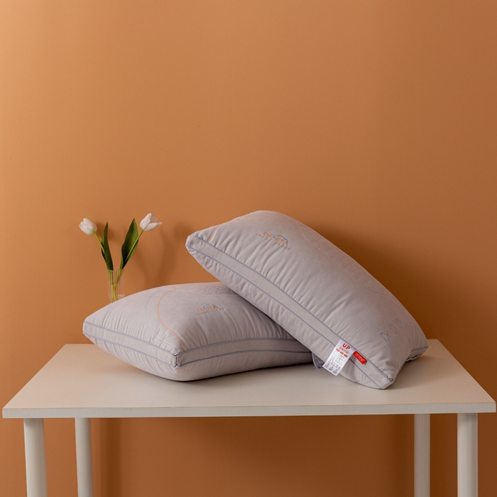 91家纺网 家纺一手货源 找家纺 拾光枕芯 2023新款优倍软云绒spa立体枕 灰色46✖71cm/只