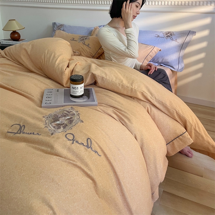 91家纺网 家纺一手货源 找家纺 艾莱家纺 2023新款A类新疆长绒棉加厚柔顺磨毛四件套 维特利-浅桔