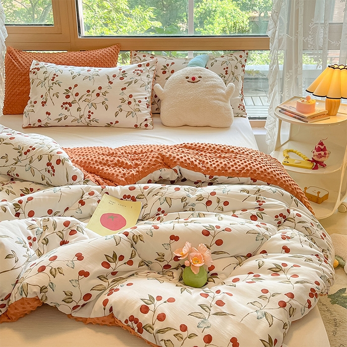 91家纺网 家纺一手货源 找家纺 雅蔓依 2025新款水洗棉麻3D豆豆绒冬被 红豆缘