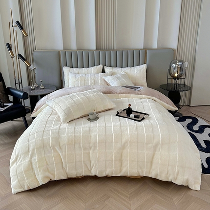 铠畅家纺 2023爆款9斤獭兔毛绒兔兔绒剪花牛奶绒四件套-大格子系列 大格子奶白卡