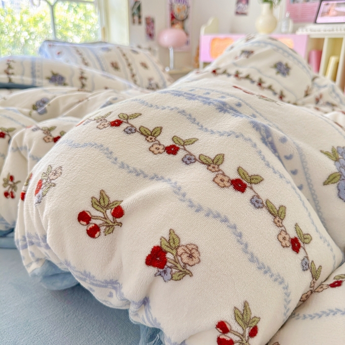 91家纺网 家纺一手货源 找家纺 呗旺鹿 2023新款高克重加厚印花牛奶绒四件套直播 花间兔