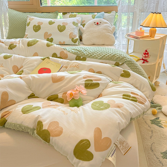 91家纺网 家纺一手货源 找家纺 雅蔓依 2025新款水洗棉麻3D豆豆绒冬被 心心相印