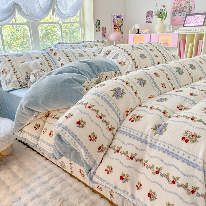 91家纺网 家纺一手货源 找家纺 呗旺鹿 2023新款高克重加厚印花牛奶绒四件套直播 花间兔