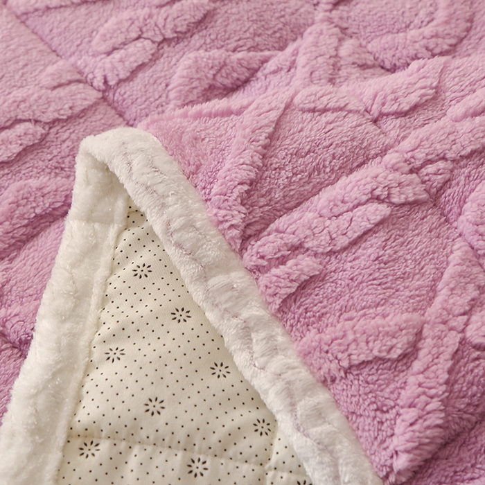 91家纺网 家纺一手货源 找家纺 牛魔王家居 2023新款塔芙绒床垫软床垫可机洗薄垫 紫色