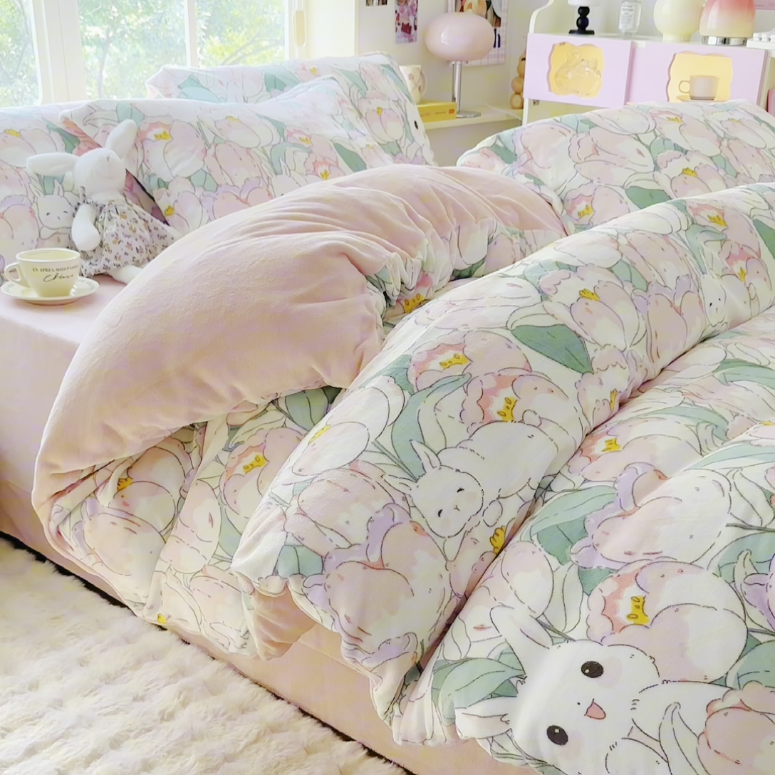 91家纺网 家纺一手货源 找家纺 呗旺鹿 2023新款高克重加厚印花牛奶绒四件套直播 心悦花海