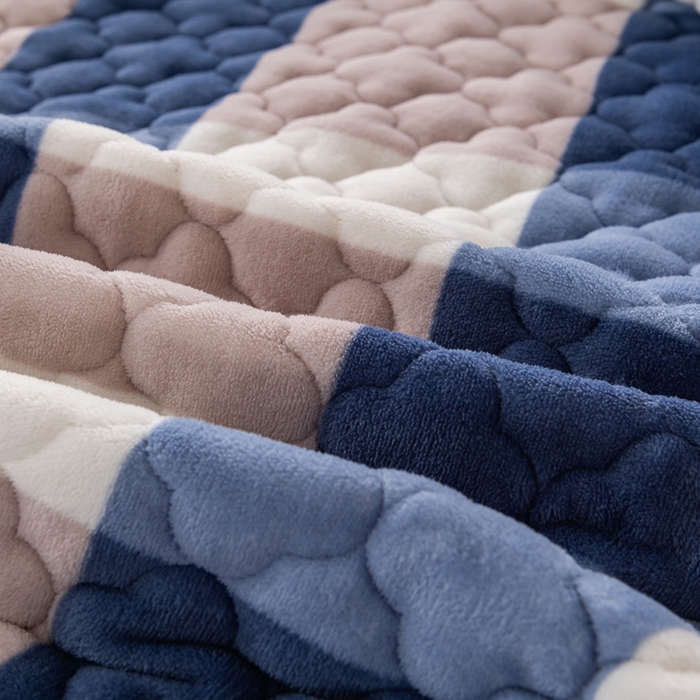 91家纺网 家纺一手货源 找家纺 卡伦家纺  2025新款A类牛奶绒大豆纤维抗菌夹棉床笠 蓝大格