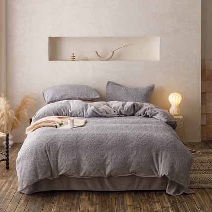 91家纺网 家纺一手货源 找家纺 珺柔家纺 2023新款高克重雕花牛奶绒四件套 秘密花园