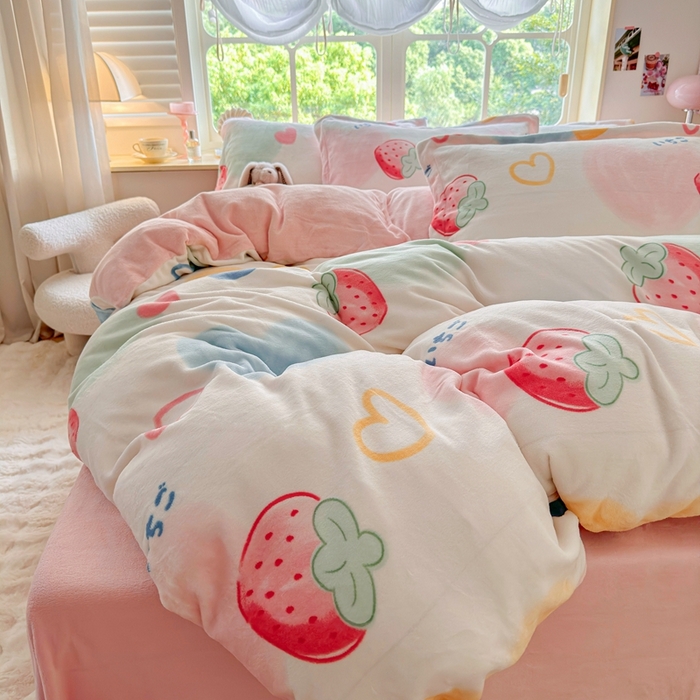 91家纺网 家纺一手货源 找家纺 呗旺鹿 2023新款高克重加厚印花牛奶绒四件套直播 莓莓相印