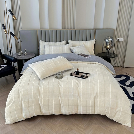 铠畅家纺 2023爆款9斤獭兔毛绒兔兔绒剪花牛奶绒四件套-大格子系列 大格子奶白灰