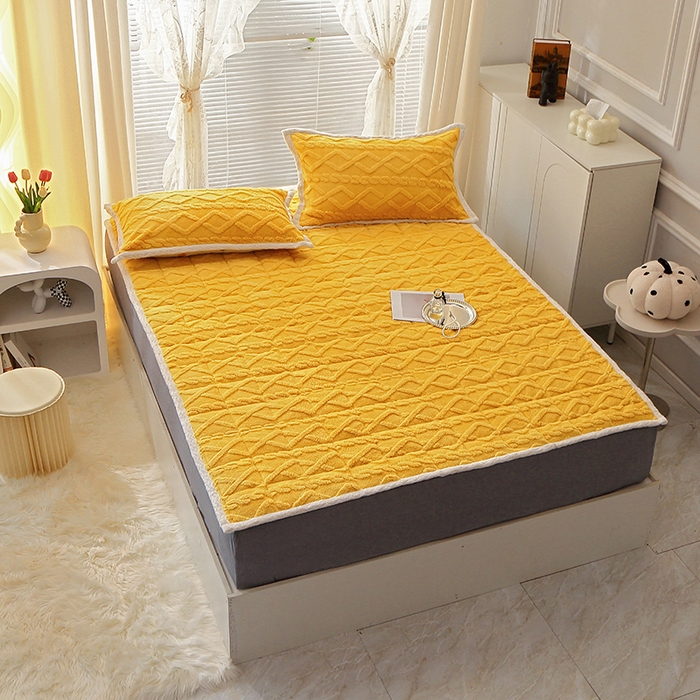 91家纺网 家纺一手货源 找家纺 牛魔王家居 2023新款塔芙绒床垫软床垫可机洗薄垫 亮黄