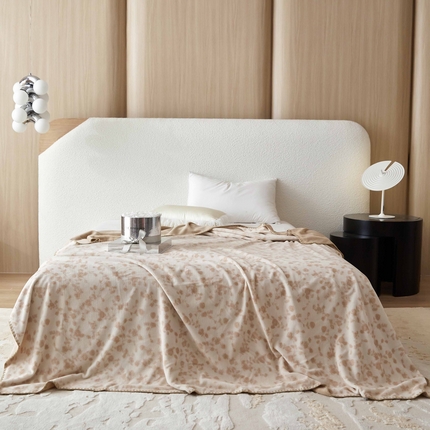 91家纺网 家纺一手货源 找家纺 铭动 2023新款雕花绒保暖毯-悠若毛毯 卡其