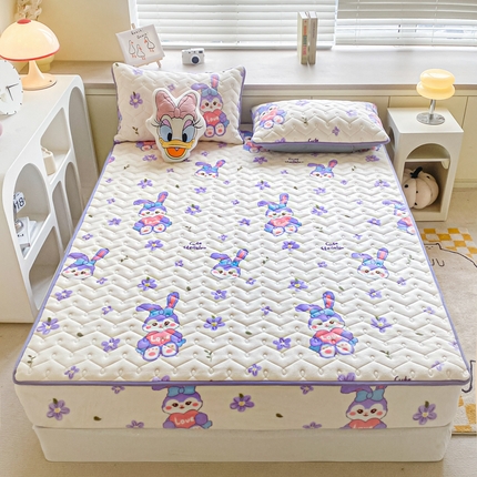 91家纺网 家纺一手货源 找家纺 （总）卡伦家纺  2025新款A类牛奶绒大豆纤维抗菌夹棉床笠