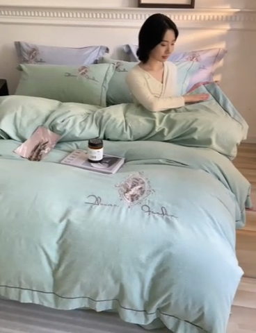91家纺网 家纺一手货源 找家纺 艾莱家纺 2023新款A类新疆长绒棉加厚柔顺磨毛四件套 维特利-绿色