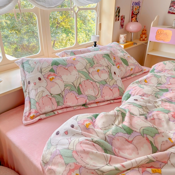 91家纺网 家纺一手货源 找家纺 呗旺鹿 2023新款高克重加厚印花牛奶绒四件套直播 心悦花海