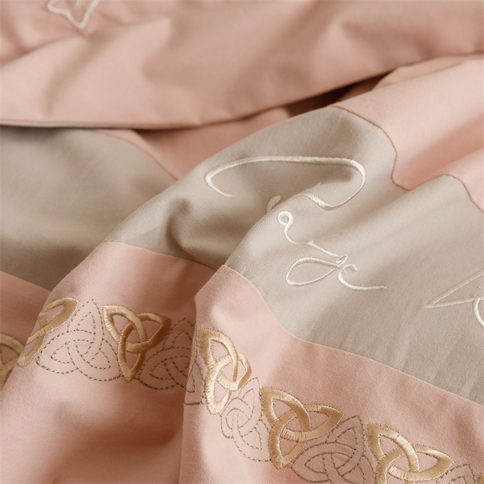 91家纺网 家纺一手货源 找家纺 艾莱家纺 2023新款A类秋恋磨毛刺绣四件套 秋恋-玉豆沙