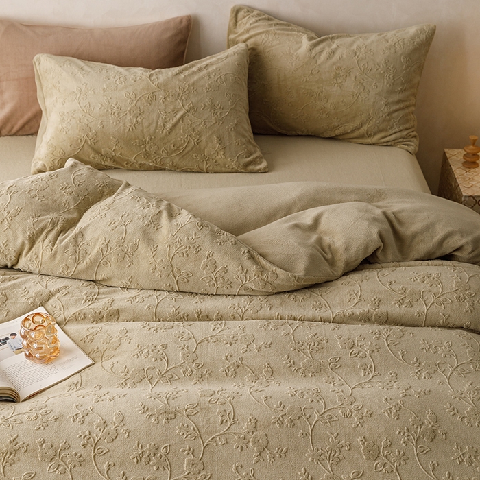 91家纺网 家纺一手货源 找家纺 （总）珺柔家纺 2023新款高克重雕花牛奶绒四件套