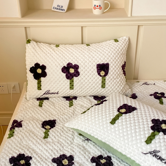 91家纺网 家纺一手货源 找家纺 澳梵家居 2023新款豆豆绒夹棉床护垫 小花花