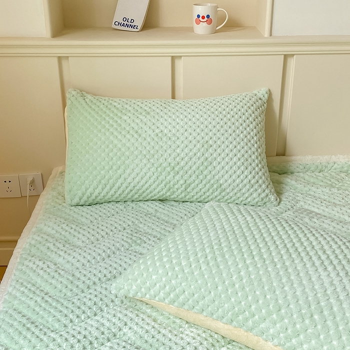 91家纺网 家纺一手货源 找家纺 澳梵家居 2023新款豆豆绒夹棉床护垫 豆豆-嫩绿