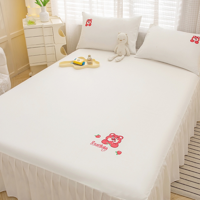 91家纺网 家纺一手货源 找家纺 极梦家纺（支持定制） 2025新款韩版纯色卡通单床裙三件套素色 米白可爱熊