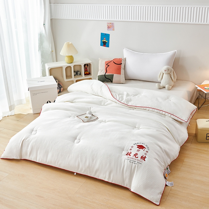 91家纺网 家纺一手货源 找家纺 丽卡家纺 2023新款澳棉提花状元被冬被 珍珠白