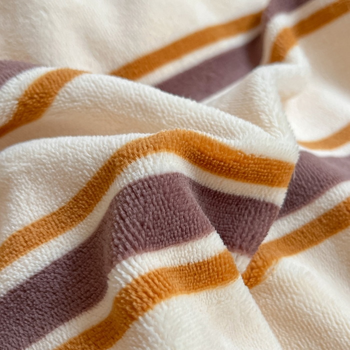 91家纺网 家纺一手货源 找家纺 雅居纺家纺 2023新款毛巾绣混搭牛奶绒四件套 混搭咖条