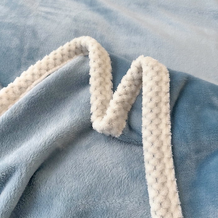 91家纺网 家纺一手货源 找家纺 2023新款400g高克重纯色双面牛奶绒毛毯盖毯毯子 浅蓝色