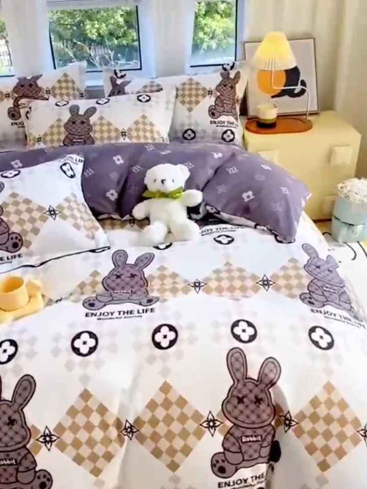 91家纺网 家纺一手货源 找家纺 艾橙家纺 2023新款秋冬新款140g植物羊绒磨毛四件套 酷仔熊宝