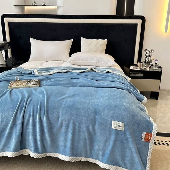 91家纺网 家纺一手货源 找家纺 2023新款400g高克重纯色双面牛奶绒毛毯盖毯毯子 浅蓝色