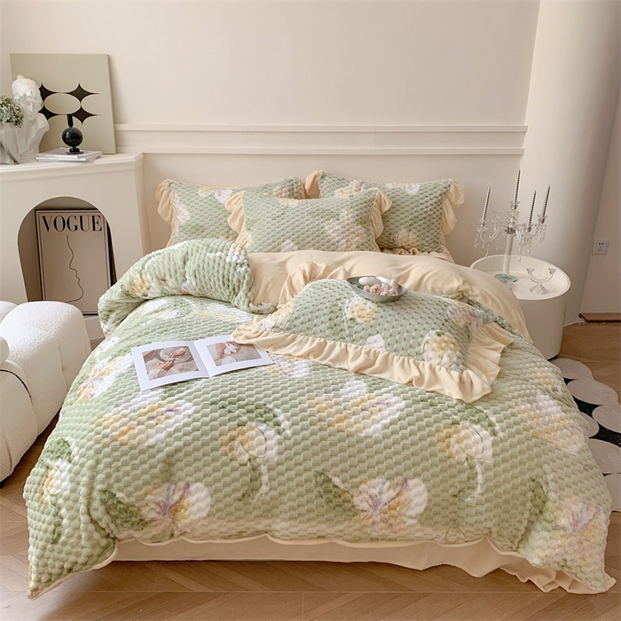 91家纺网 家纺一手货源 找家纺 潘朵拉 2023年新款豆豆绒花边牛奶绒四件套 仙芽