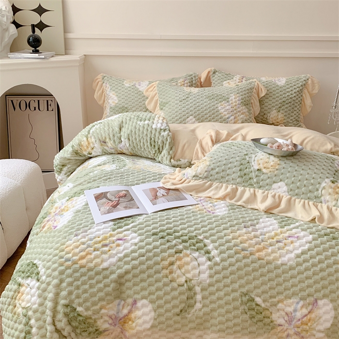 91家纺网 家纺一手货源 找家纺 潘朵拉 2023年新款豆豆绒花边牛奶绒四件套 仙芽