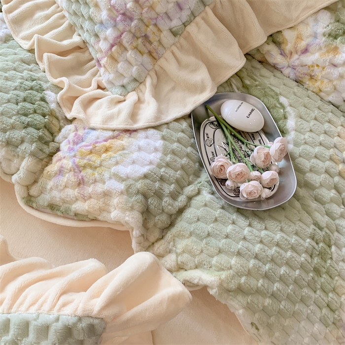 91家纺网 家纺一手货源 找家纺 潘朵拉 2023年新款豆豆绒花边牛奶绒四件套 仙芽