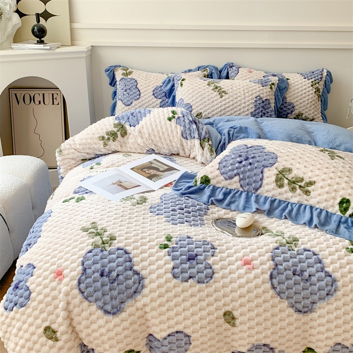 91家纺网 家纺一手货源 找家纺 潘朵拉 2023年新款豆豆绒花边牛奶绒四件套 兰溪