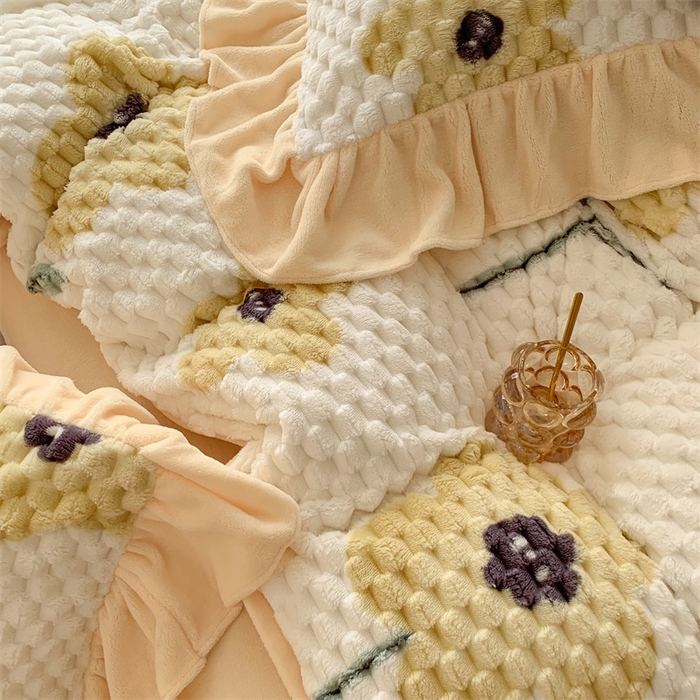 91家纺网 家纺一手货源 找家纺 潘朵拉 2023年新款豆豆绒花边牛奶绒四件套 向晚