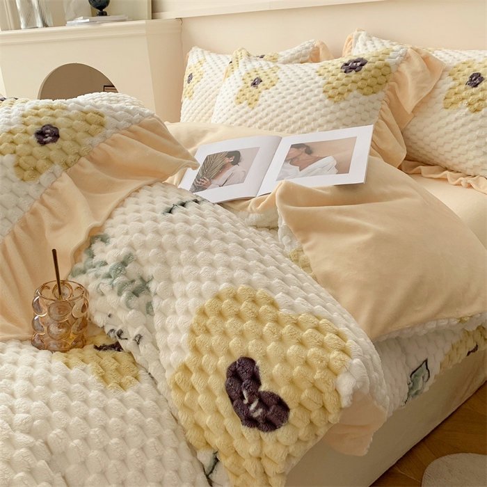 91家纺网 家纺一手货源 找家纺 潘朵拉 2023年新款豆豆绒花边牛奶绒四件套 向晚