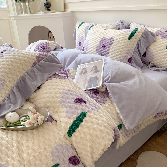 91家纺网 家纺一手货源 找家纺 潘朵拉 2023年新款豆豆绒花边牛奶绒四件套 紫烟