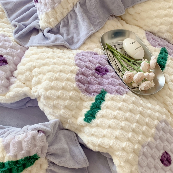 91家纺网 家纺一手货源 找家纺 潘朵拉 2023年新款豆豆绒花边牛奶绒四件套 紫烟