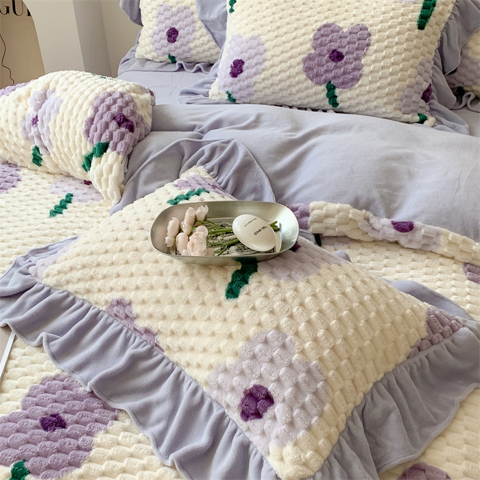 91家纺网 家纺一手货源 找家纺 潘朵拉 2023年新款豆豆绒花边牛奶绒四件套 紫烟