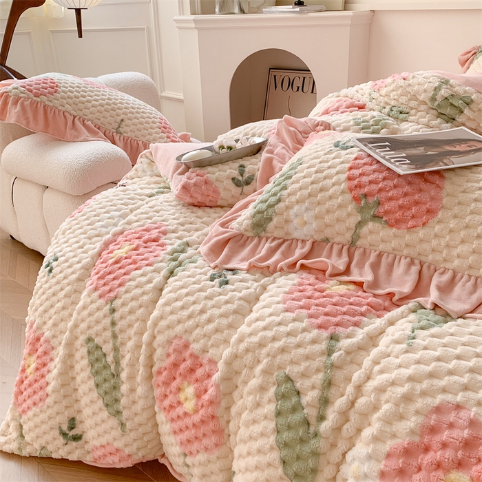 91家纺网 家纺一手货源 找家纺 潘朵拉 2023年新款豆豆绒花边牛奶绒四件套 粉萝