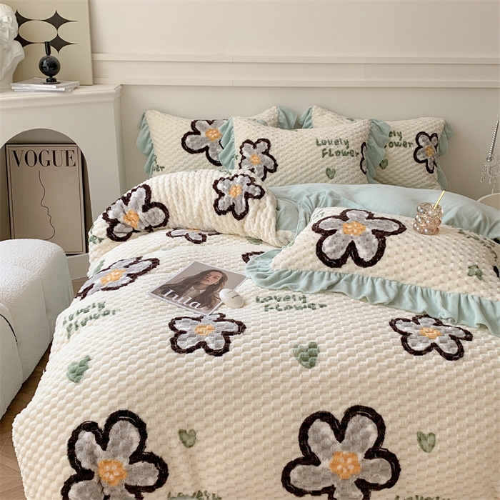 91家纺网 家纺一手货源 找家纺 潘朵拉 2023年新款豆豆绒花边牛奶绒四件套 青雅