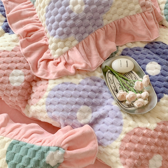 91家纺网 家纺一手货源 找家纺 潘朵拉 2023年新款豆豆绒花边牛奶绒四件套 花城