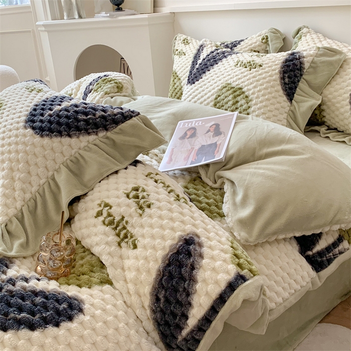 91家纺网 家纺一手货源 找家纺 潘朵拉 2023年新款豆豆绒花边牛奶绒四件套 薄荷味