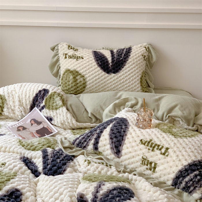 91家纺网 家纺一手货源 找家纺 潘朵拉 2023年新款豆豆绒花边牛奶绒四件套 薄荷味